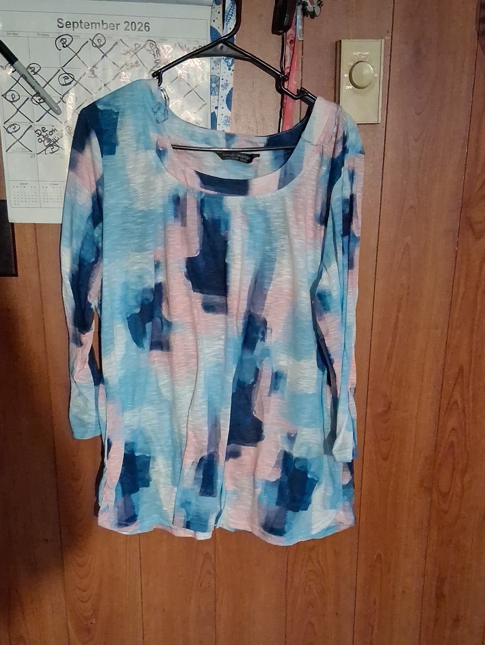 Women's Blue & Pink Abstract Print Scoop Neck Top